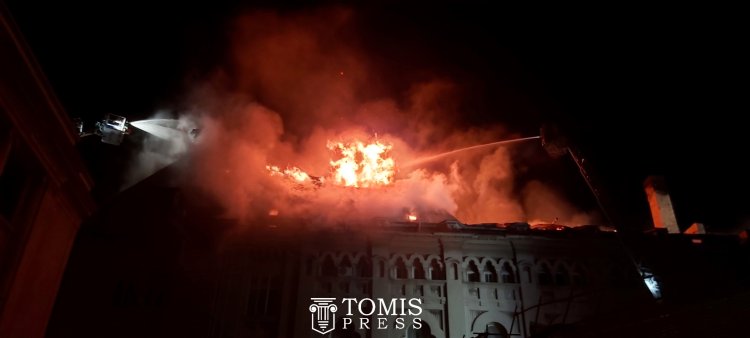 VIDEO Incendiu puternic la mansarda sediului Arhiepiscopiei Tomisului