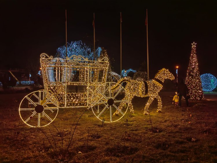 Țara Piticilor din Parcul Tăbăcărie își așteaptă vizitatorii îmbrăcată în haine de sărbătoare